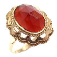 Vintage gold ring with carnelian