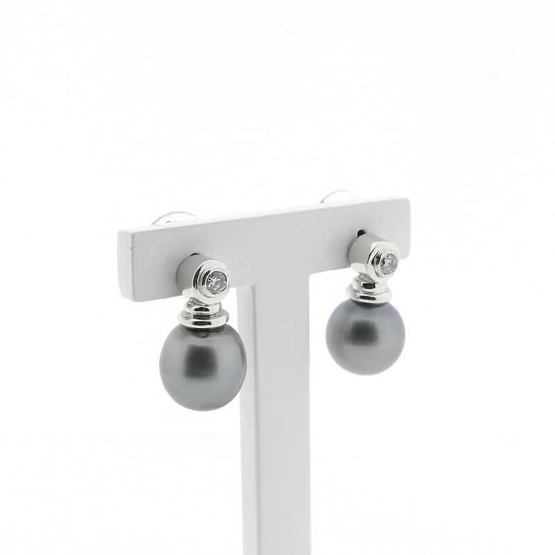 Image 3 of 18-karat white gold stud earrings with Tahitian pearl and diamond | 0.50 ct.