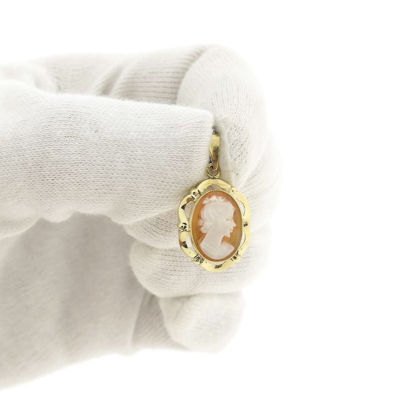 Image 12 of Gold pendant with cameo | Vintage/antique
