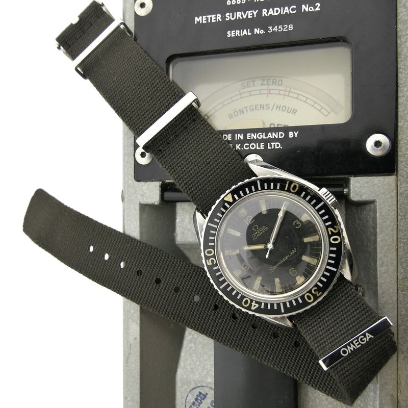 Image 18 of Omega Seamaster 300 ref. 165.024; Vintage automatic watch from 1964