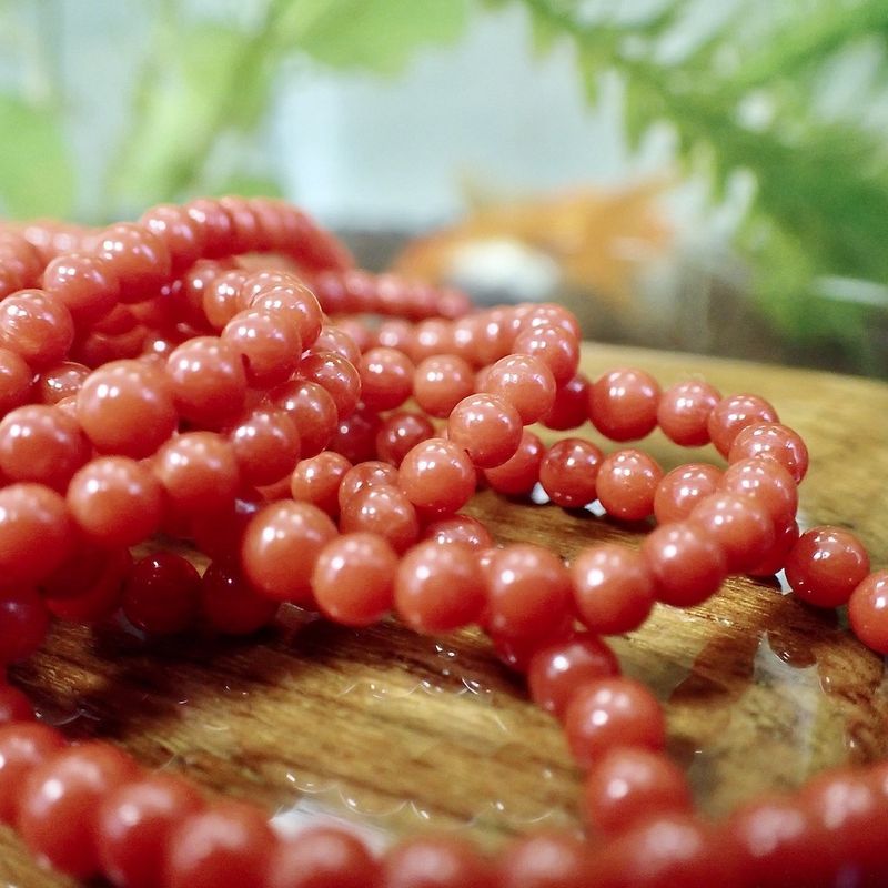 Image 4 of Blood coral bead necklace with gold clasp; Antique | 43 cm