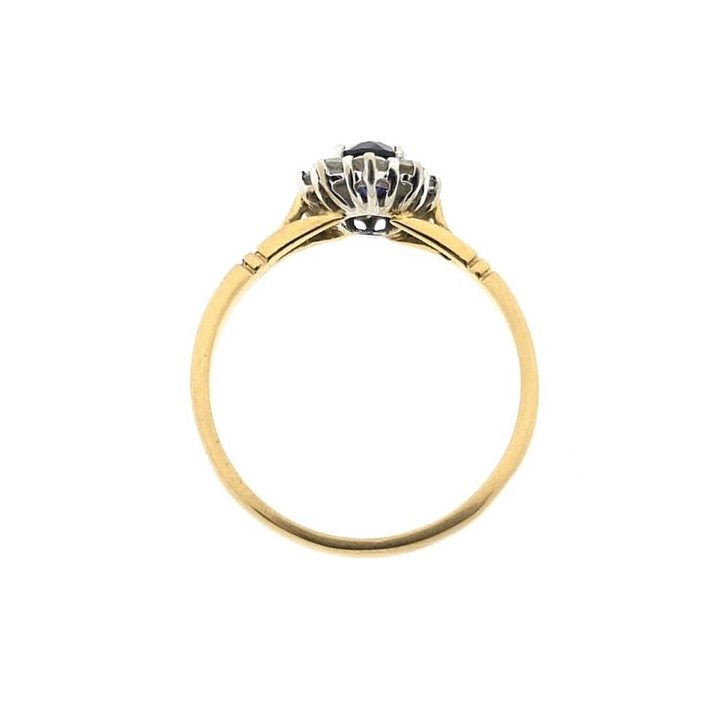 Image 6 of 18-karat gold ring with sapphire and diamond | 0.30 ct.
