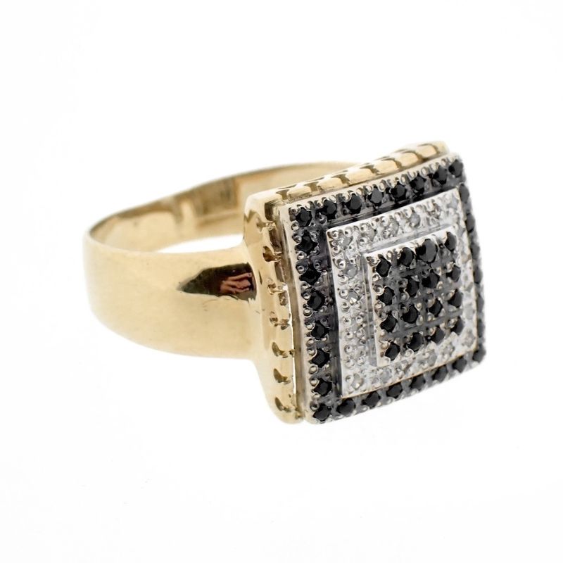 Image 5 of Gold ring pavé set with onyx and diamonds | 0.10 ct.