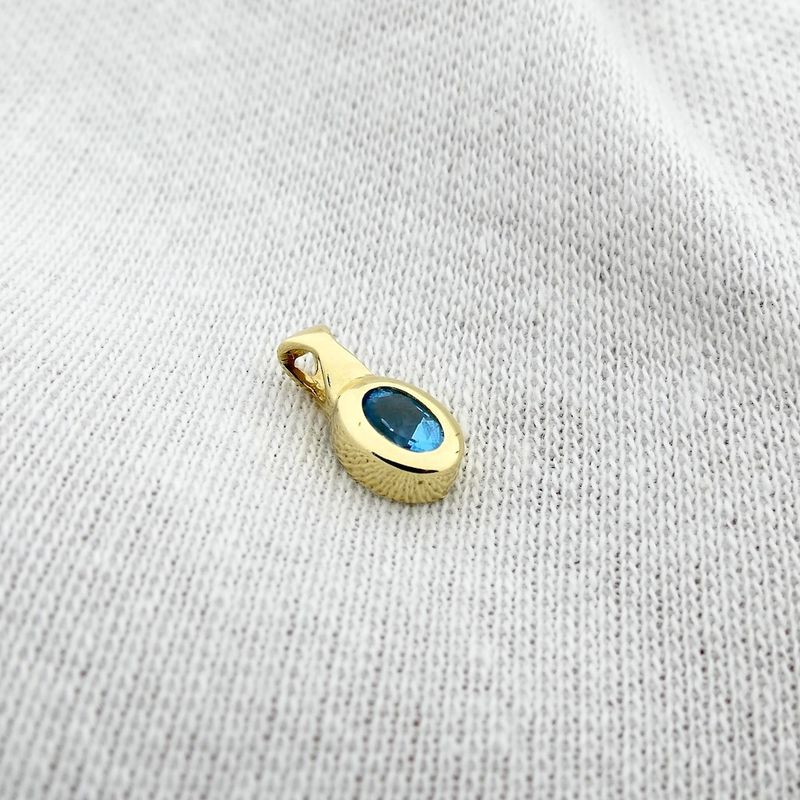 Image 9 of Gold minimalist pendant with topaz