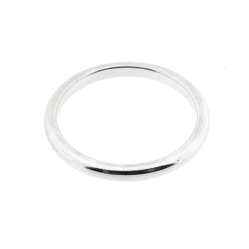 Image 3 of White gold sliding ring; Diamonde