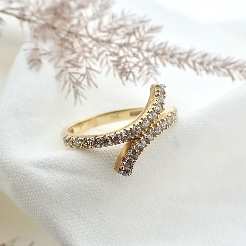 Image 7 of Gold ring with zirconia stones