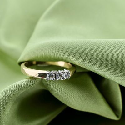 Image 2 of Gold Le Chic row ring with diamonds | 0.24 ct.