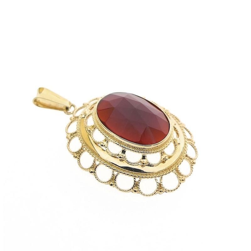 Image 3 of Vintage gold pendant with garnet