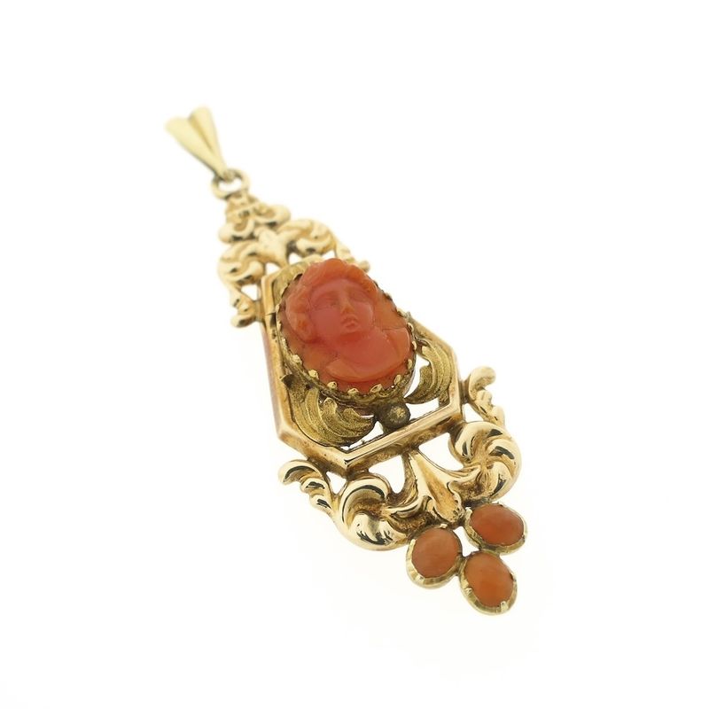 Image 5 of Antique gold pendant with blood coral