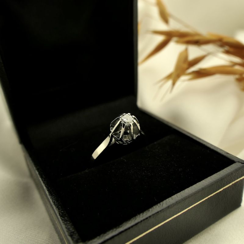 Image 6 of White gold solitaire ring with diamond; 0.16 ct.