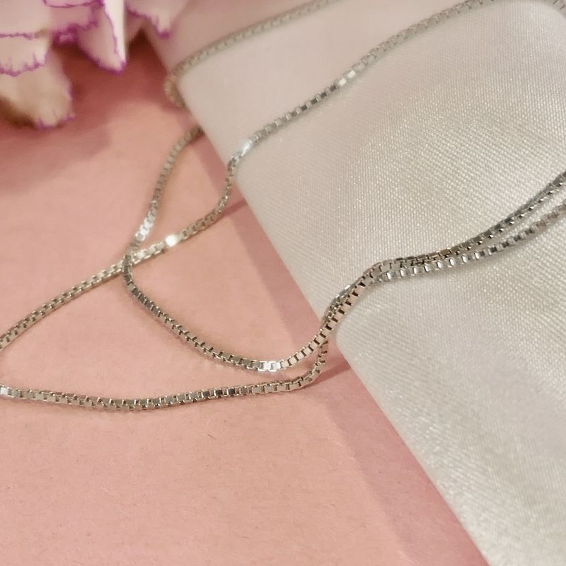 Image 5 of White gold Venetian link chain