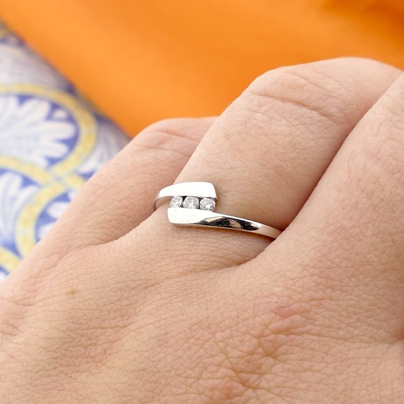 Image 7 of 9 carat ring with diamonds; 0.075 ct.