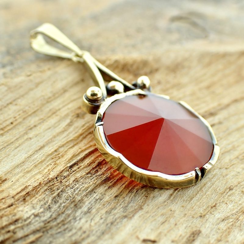 Image 2 of Vintage gold pendant with carnelian