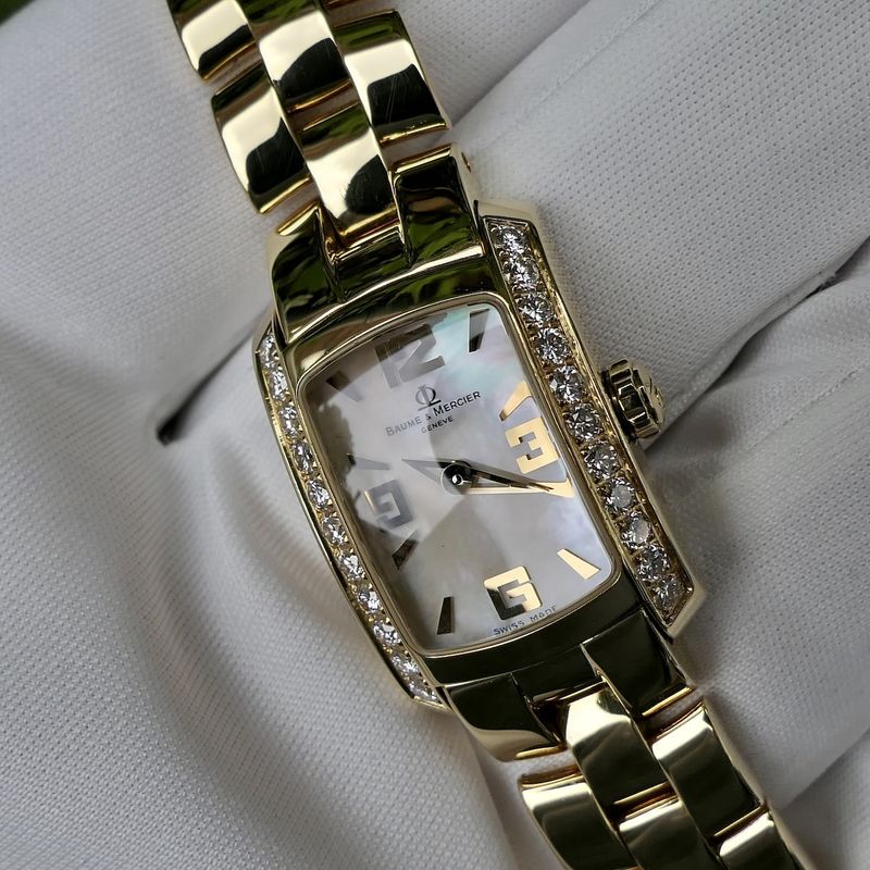 Image 13 of Baume & Mercier Hampton Milleis 65370; 18k gold women's watch with diamonds