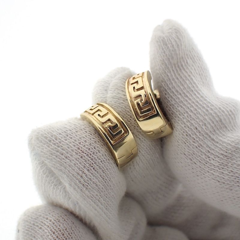 Image 3 of Gold earrings with a meandering pattern | Ø 16 mm