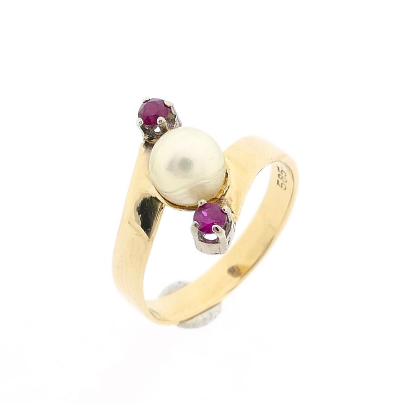 Image 1 of Gold Ring with Cultured Pearl and Ruby; 14K; Size 18.25
