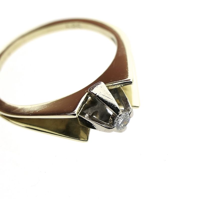 Image 4 of Gold ring with diamond 0.04 ct.