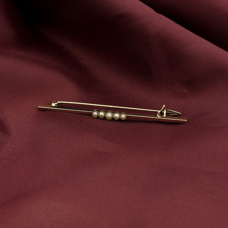 Image 8 of Vintage gold brooch with cultured pearls