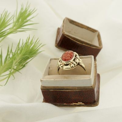 Image 2 of Gold ring with red coral | Vintage