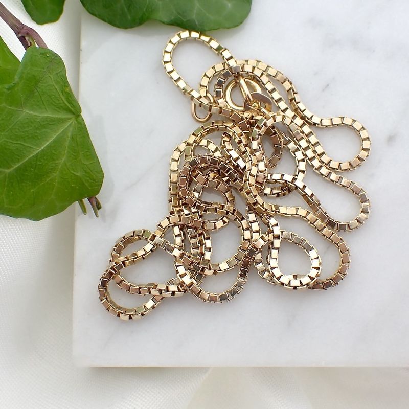 Image 4 of 9 carat Venetian link chain | 60.5 cm