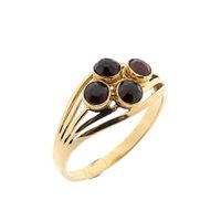 Vintage Gold Ring with Garnet