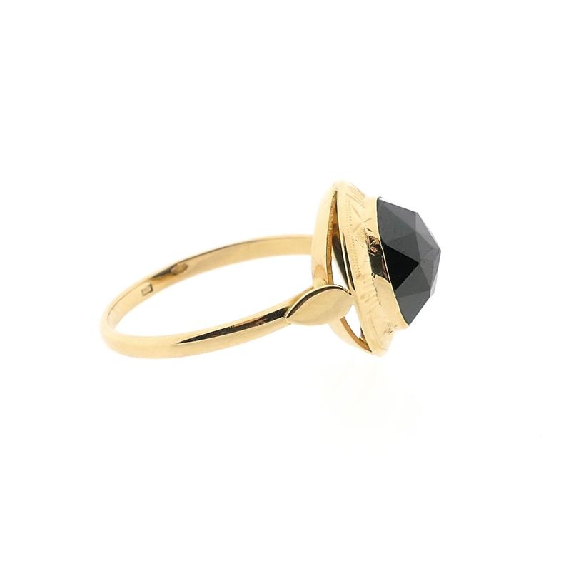 Image 6 of Vintage gold ring with garnet