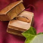 Image 2 of Gold sliding ring | Diamonde