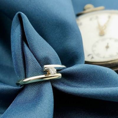 Image 2 of Two-tone gold ring with diamond | 0.07 ct.