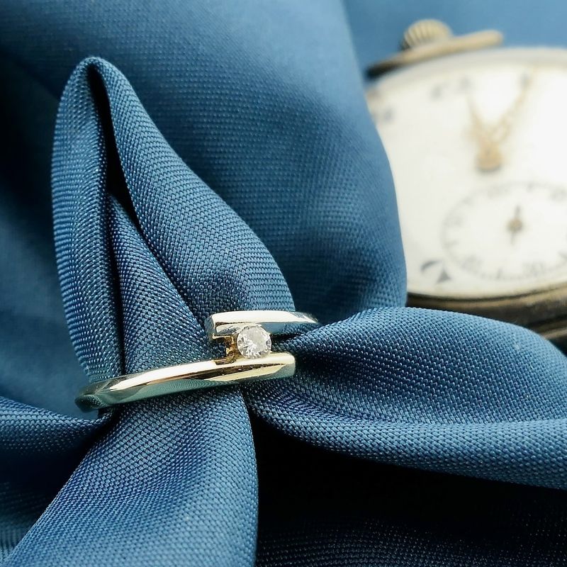 Image 2 of Two-tone gold ring with diamond | 0.07 ct.