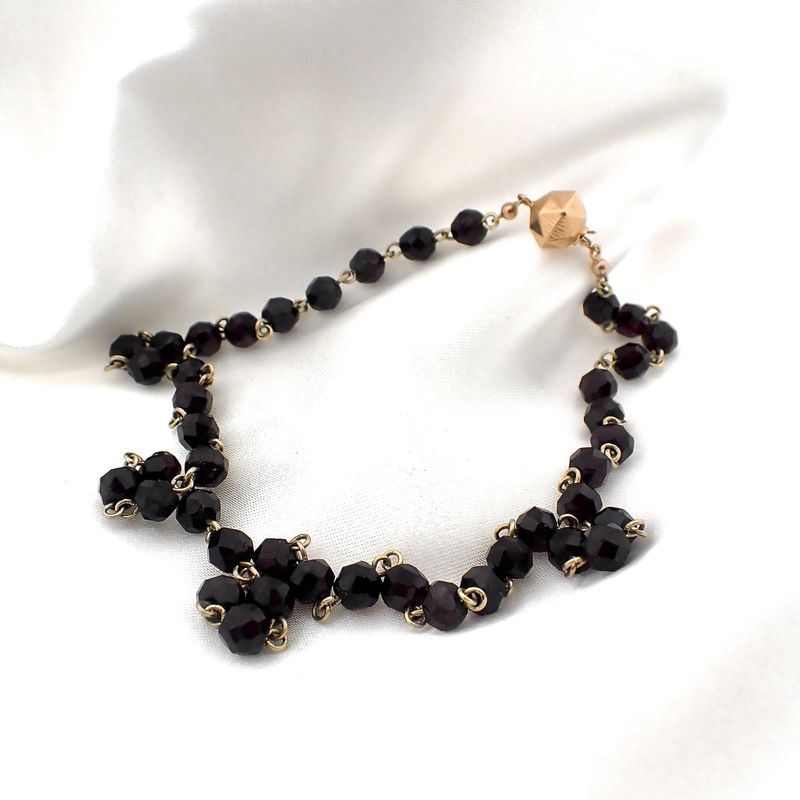 Image 7 of Garnet necklace with gold paston clasp; Antique/vintage | 47.5 cm