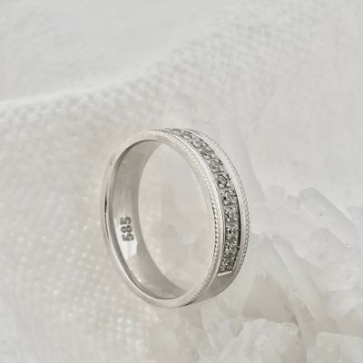 Image 2 of White gold ring with zirconia