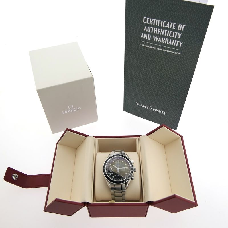 Image 14 of Omega Speedmaster Automatic Day-Date 3520.50.00; Chronograph men's watch with triple calendar