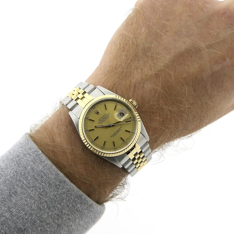 Image 17 of Rolex Datejust 16233; Automatic gold/steel watch
