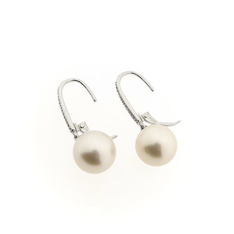 Image 6 of White gold stud earrings with pearl and diamond | 0.03 ct.