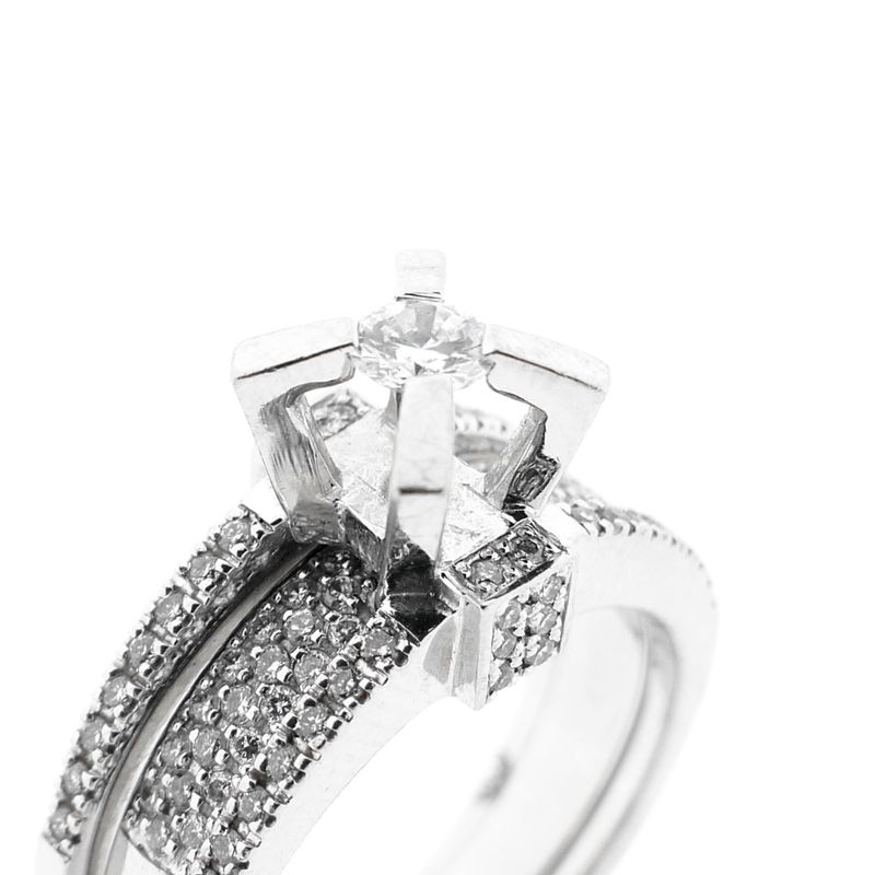Image 3 of White gold ring with diamonds; Approx. 0.79 ct.