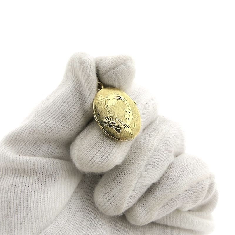 Image 9 of Vintage gold locket pendant | Floral design