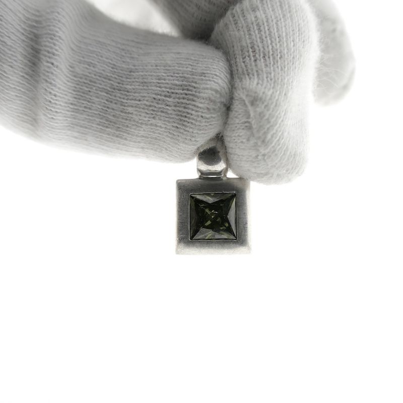 Image 2 of Silver charm; Olivine