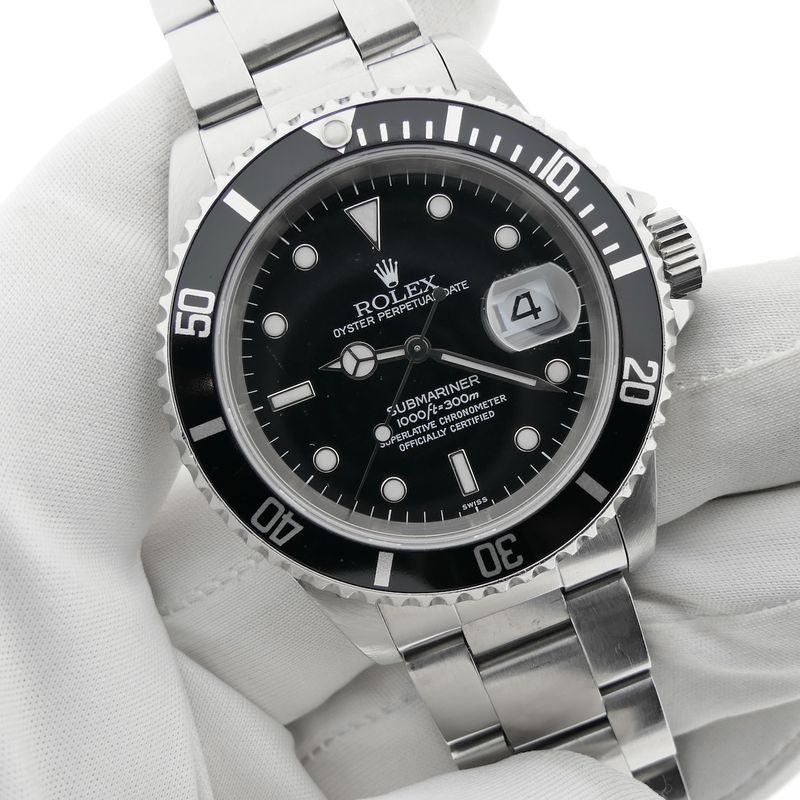 Image 19 of Rolex Submariner 16610 'Swiss Only'; Men's diving watch in full set