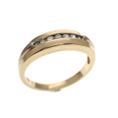 Image 1 of Gold ring with diamonds; 0.06 ct.