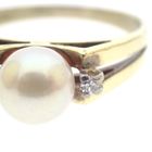 Image 8 of Gold ring with diamond 0.05 ct.