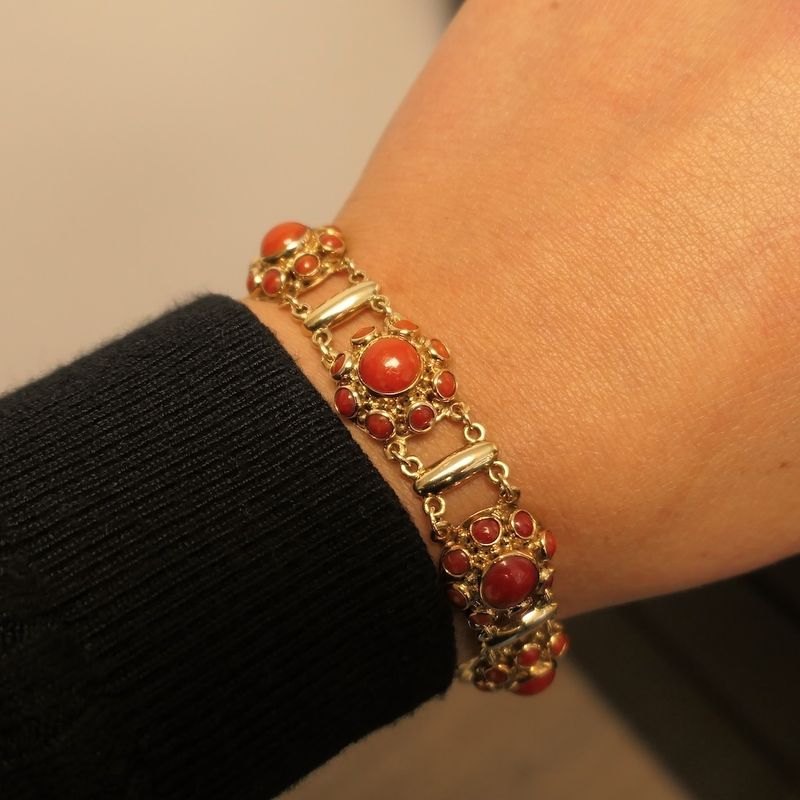 Image 12 of Gold bracelet with blood corals; Antique | 19 cm