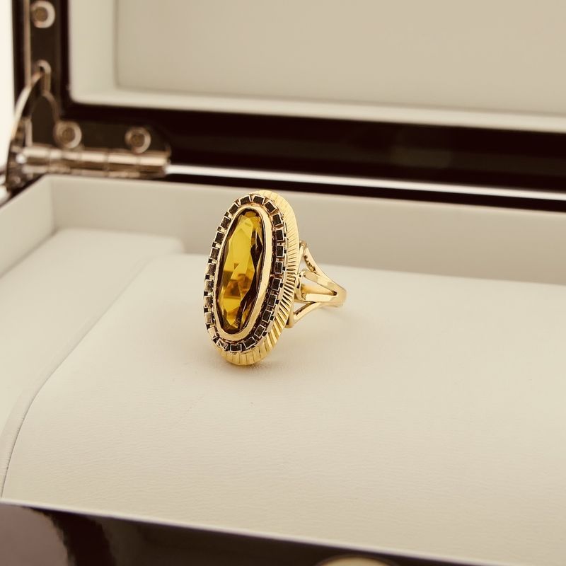 Image 3 of Gold ring with yellow sapphire