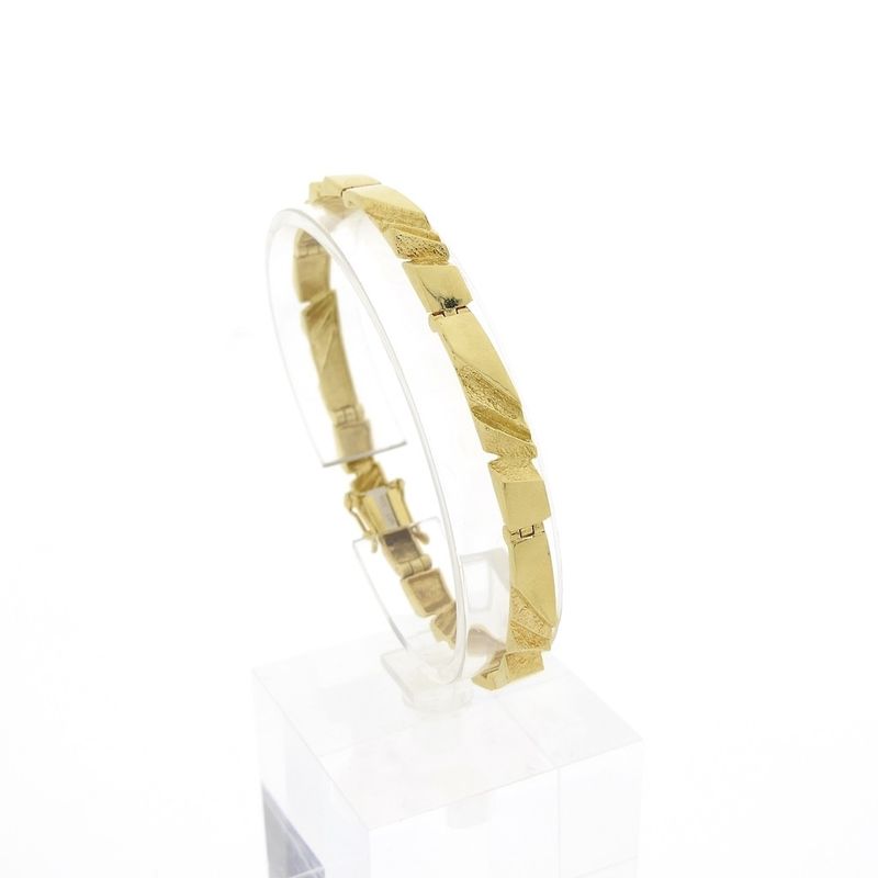 Image 1 of Gold raw link bracelet; Riitta Hakala | 18.5 cm