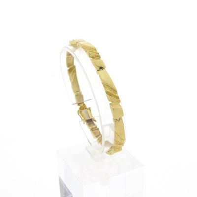 Gold raw link bracelet; Riitta Hakala | 18.5 cm Image 1 of Gold raw link bracelet; Riitta Hakala | 18.5 cm