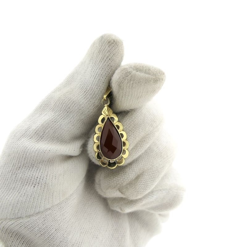 Image 7 of Vintage gold pendant with carnelian