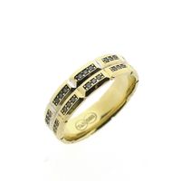 Gold alliance ring with zirconia