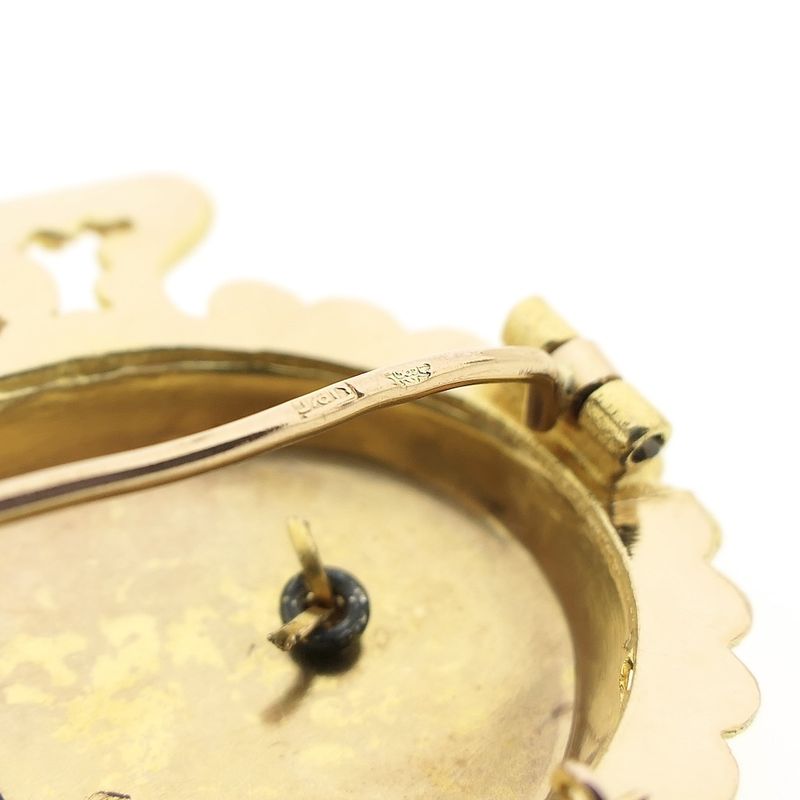 Image 7 of Antique two-tone gold brooch of a cap bell