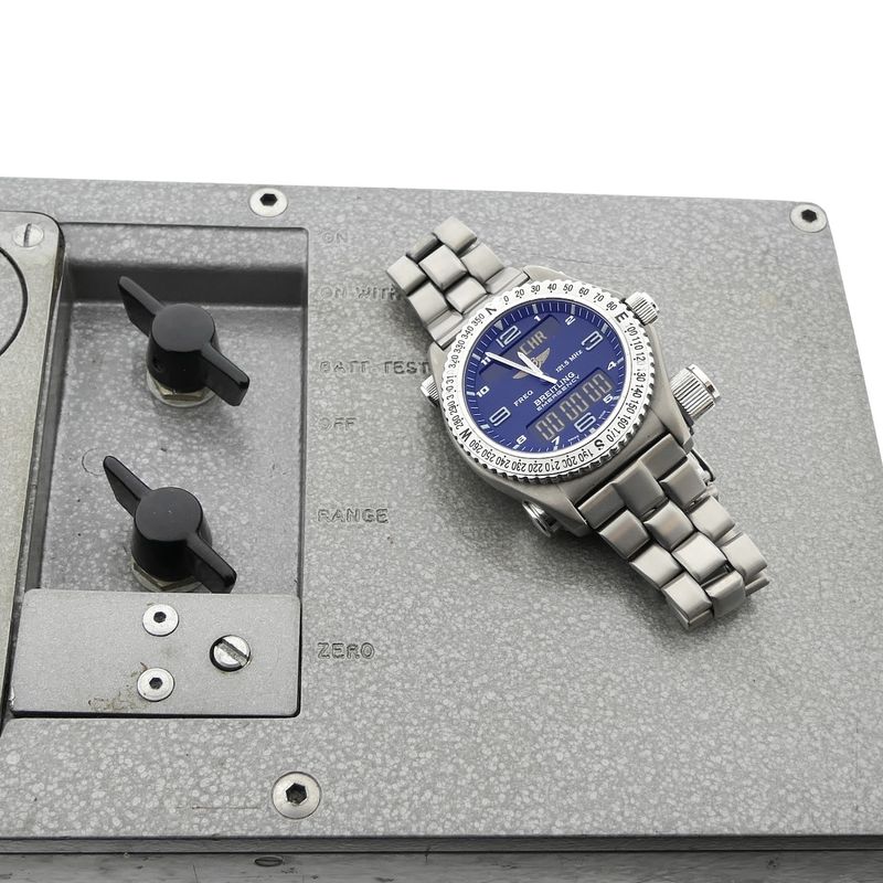 Image 15 of Breitling Emergency Professional E56121; Titanium men's watch with 121.5MHz emergency transmitter