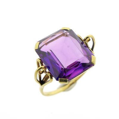 Vintage gold cocktail ring with synthetic sapphire Image 1 of Vintage gold cocktail ring with synthetic sapphire
