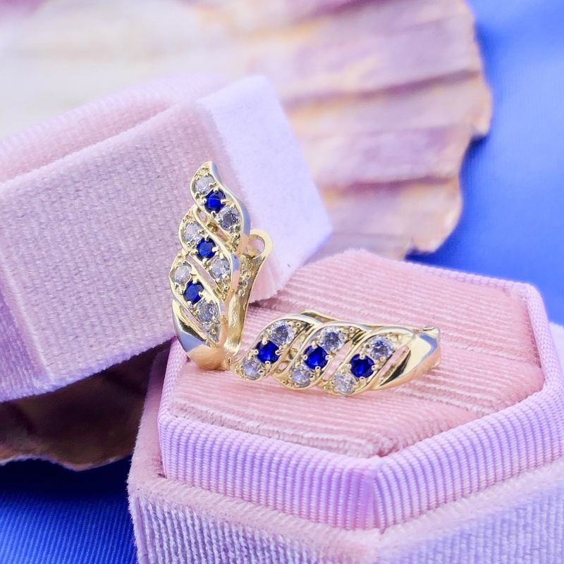 Image 9 of Gold stud earrings with zirconia